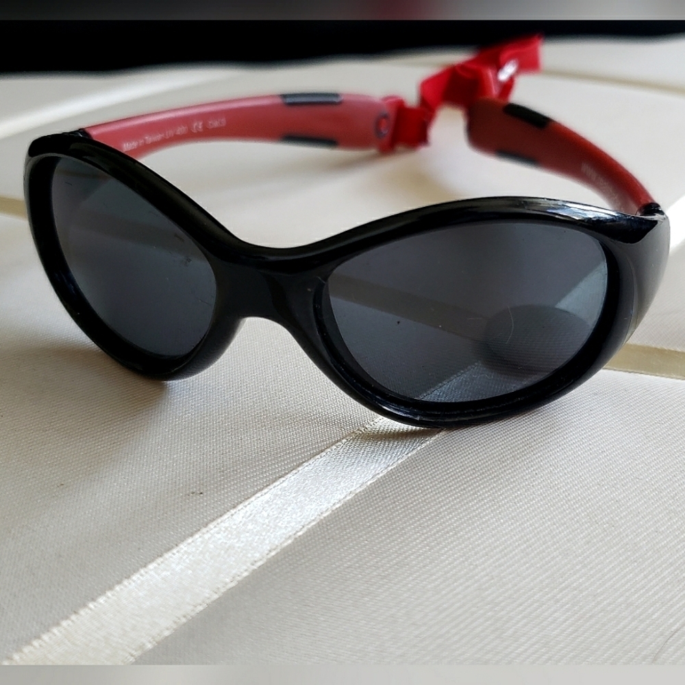 *3/$10 Real Kids Black/Red Flex Fit Removable Band Smoke Lens, 0+